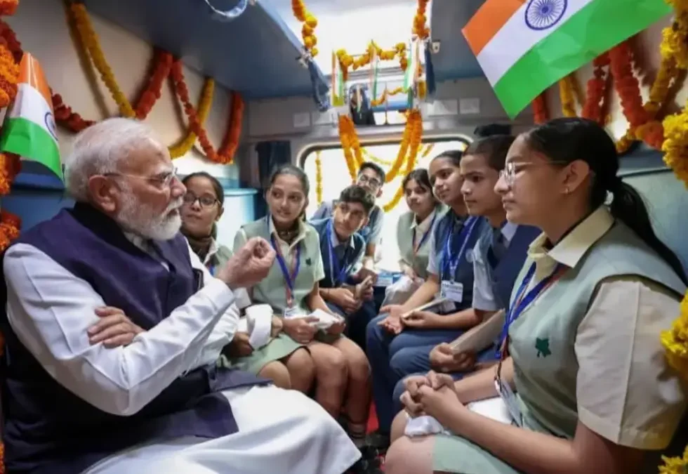 Ivy World School Students Meet Prime Minister Shri Narendra Modi